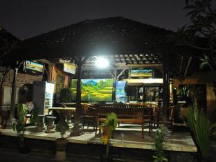 Gasthof Astiti Salon And *