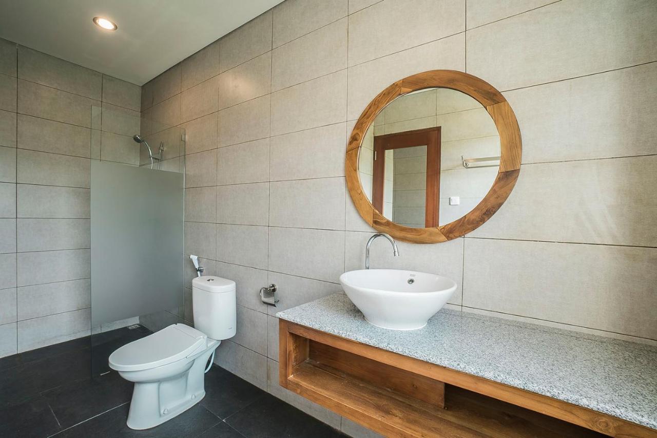Tempat Tidur & Sarapan Putih Dcarik