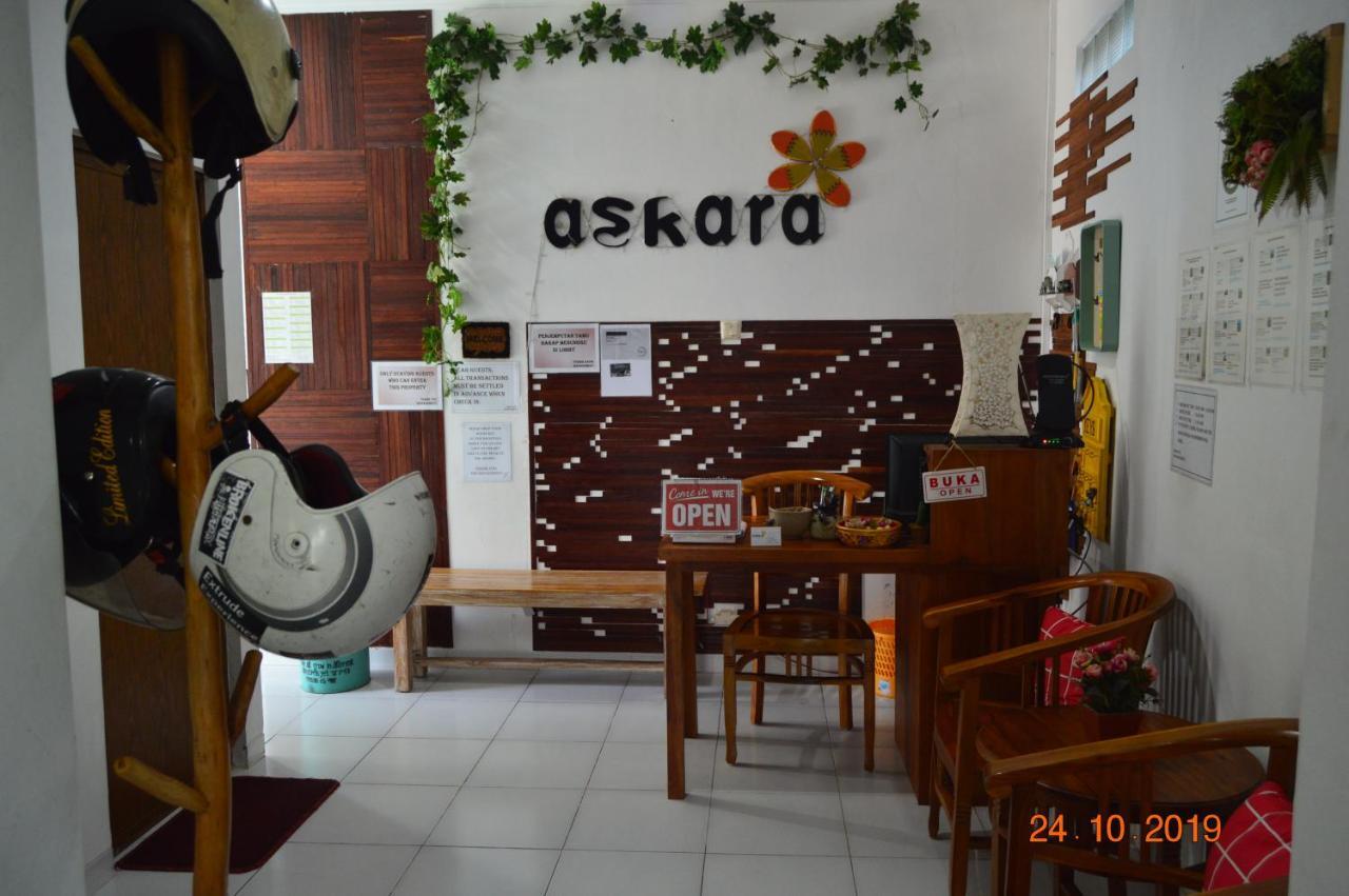 Askara & *