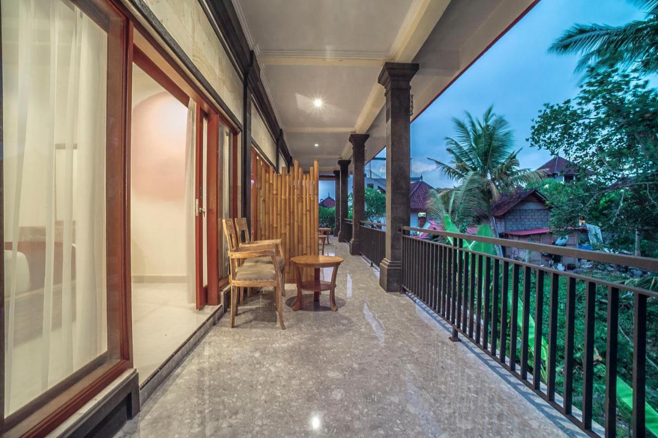Adenia House *