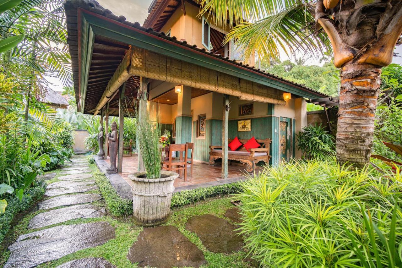 Nini Villa *