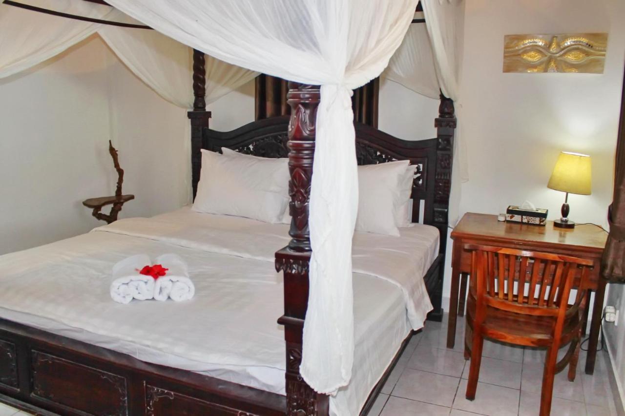 White Creative Campuhan Villa