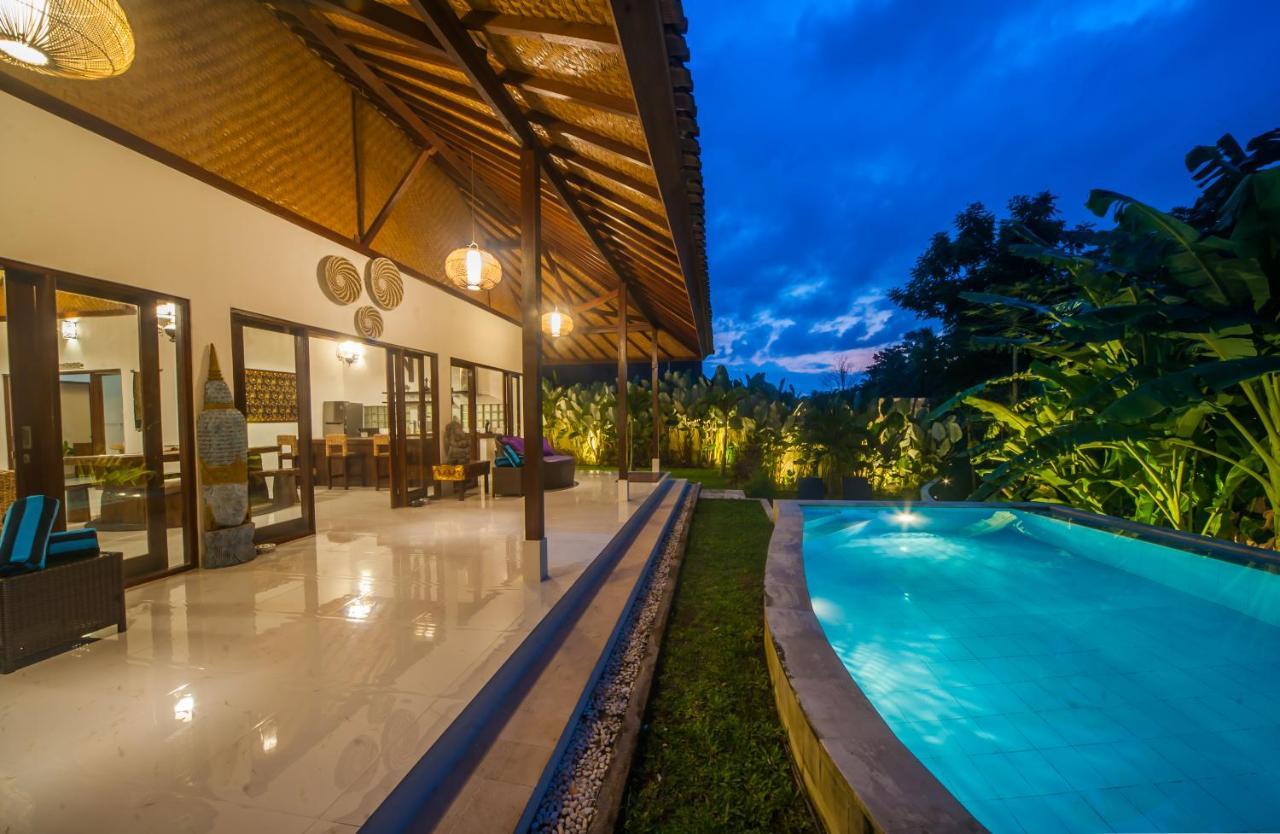 Axros Villa *