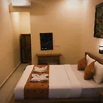Kubu Loris Residence