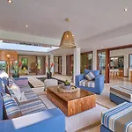 Villa Balinese Luxurious Elegance