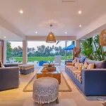 Villa Balinese Luxurious Elegance