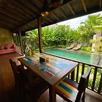 Villa Rumah Lumbung The Wooden House