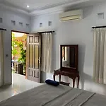 Santana Bali Home Stay