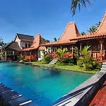 Romantic Deluxe 0Ne Bedroom Wooden Villa 2