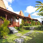 Romantic Deluxe 0Ne Bedroom Wooden Villa 2