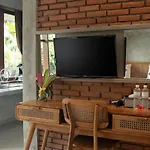 Yarama Cottages