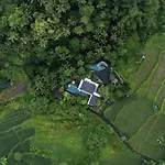Dwa Chandra Full-Service Villas & Private Resort
