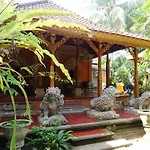 Wahyu Bungalow And Restaurant