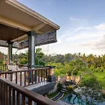 Beautiful 3 Bedroom Jungle View