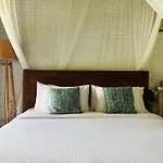 Depong House