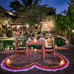 Manah Shanti Suites By Pramana Villas