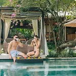 Manah Shanti Suites By Pramana Villas