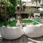 Puri Garden Hotel&Hostel
