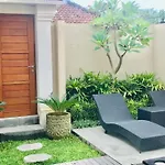 Londo Villa At Londo House