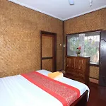 Budi House Bungalows
