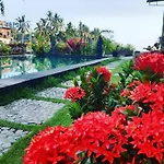 Villa Popolan And Guest House