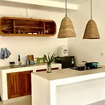 Hendra Villa 1