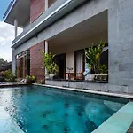 Simple Classic Room With Own Kitchen & Shared Pool