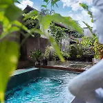 Simple Classic Room With Own Kitchen & Shared Pool