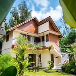 Compact Magic 2-Floor 4Bdr House With Yoga Terrace