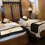 1Bd Guest House In Family Compound1, 15 Minute Walk To Yoga Barn