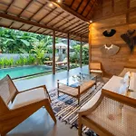 Kayu Retreat - Traditional Luxe In Calm Area Of Ubud