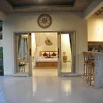 Ampi House