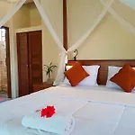 Santra Putra Guesthouse At Karja Art Space