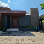 Lavatera Villa