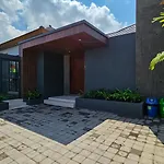 Lavatera Villa