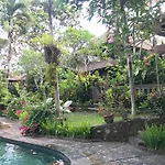 Anomcottages