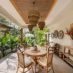 Graha Padi Villa