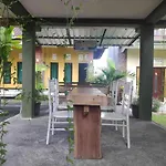 Oyo 90547 Pondok Saren Anyar