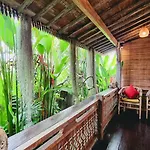 Aura Guesthouse