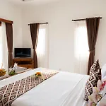 Kutji\'S Ubud