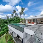 Treetop Vibes - Designer Villa Overlooking Ubuds Green Canyon