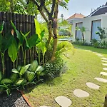 Villa Diyara Ubud - 6000 Sq Ft Private Villa - Stunning Rice Field View - Big Pool & Garden