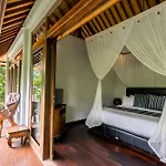 Villa Umah Shanti