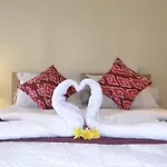 Happy Inn
