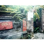 Oes House