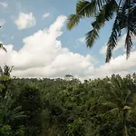 Villa Bawah