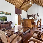 Villa Candi Kecil Tiga By Villa Finder