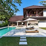 Villa Candi Kecil Tujuh By Villa Finder