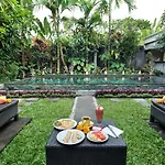 Amomaya Villa