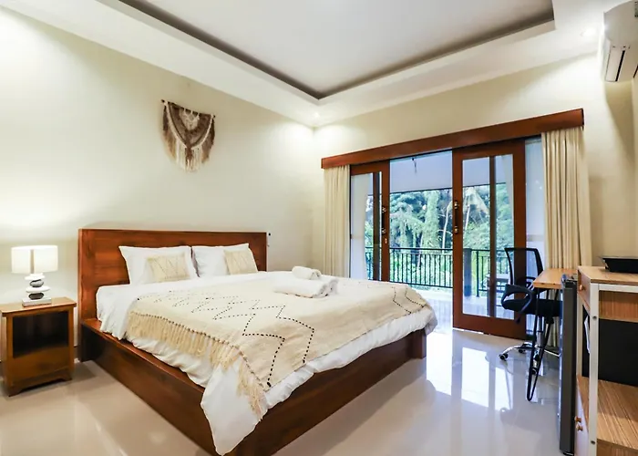 Modern Room W/ Desk, Office Chair & Kitchenette /3